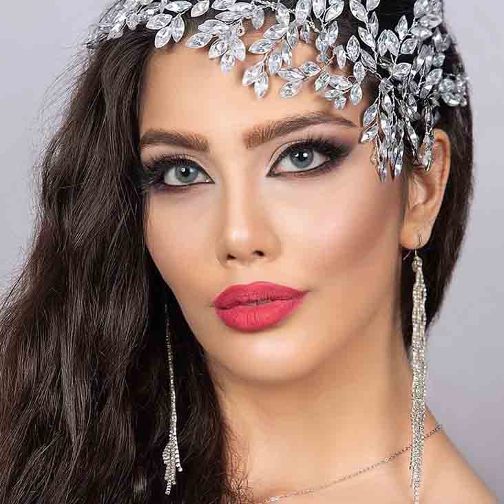 میکاپ عروس با تاج خاص